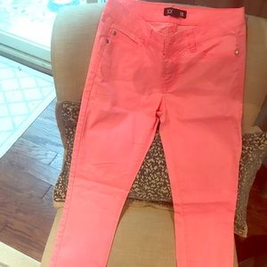 ✨ SALE $8 ✨ XXI pink skinny jeans